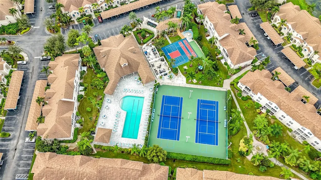 8355 Glenrose Way Sarasota FL 34238