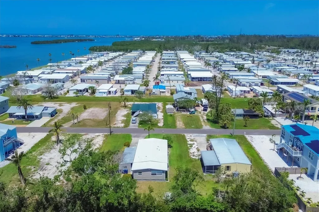 4515 106th Street W Bradenton FL 34210