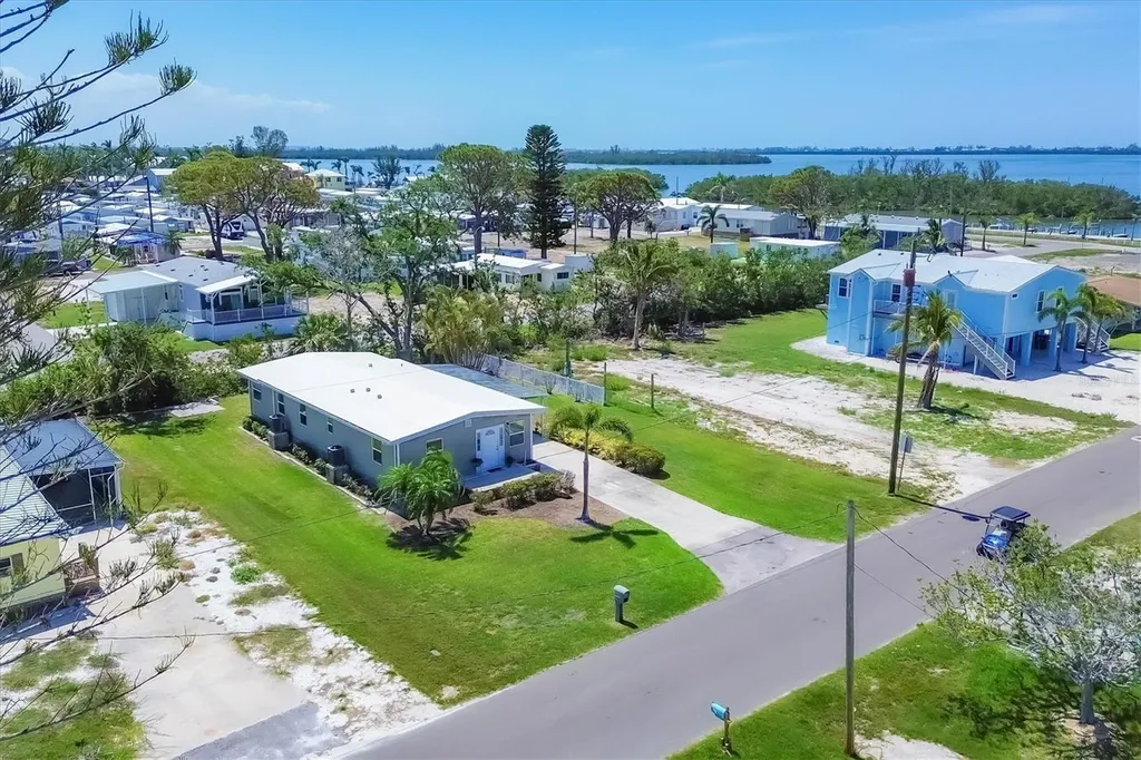4515 106th Street W Bradenton FL 34210