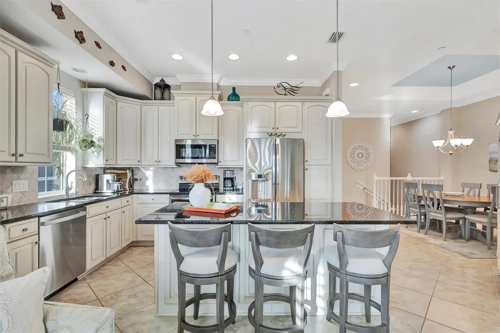 246 Sapphire Lake Drive Bradenton FL 34209