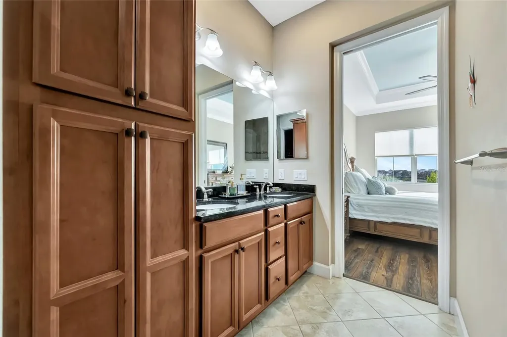 246 Sapphire Lake Drive Bradenton FL 34209