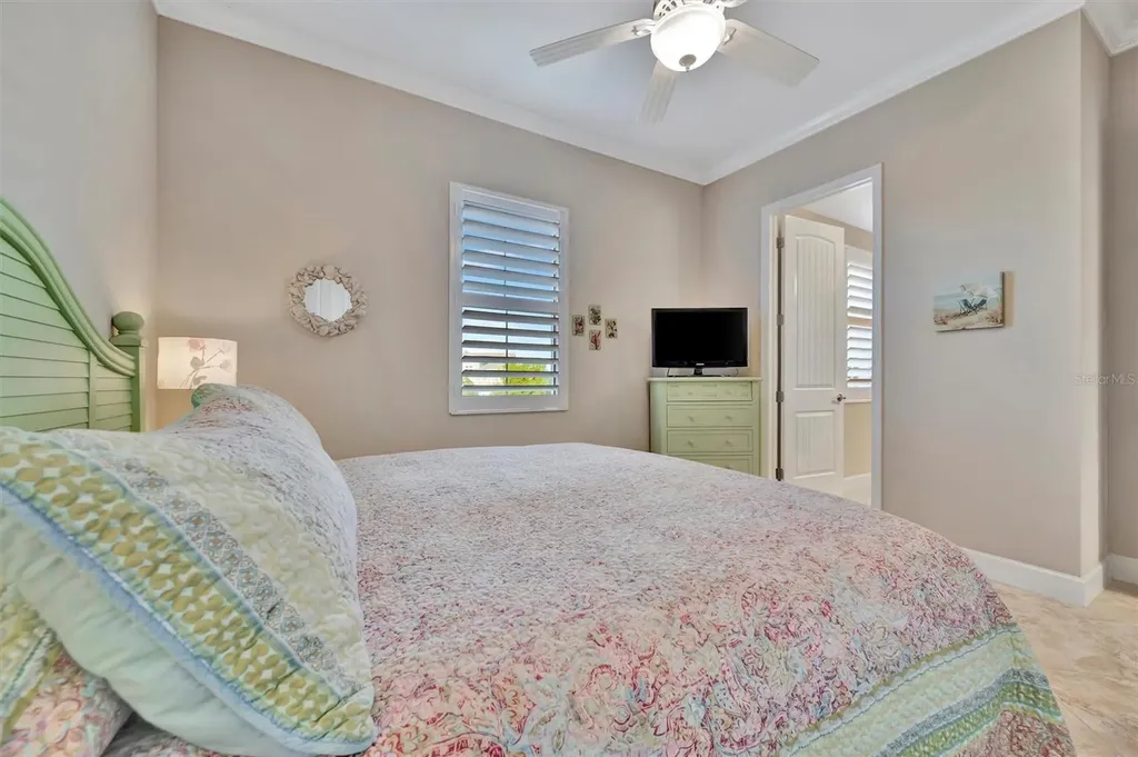 246 Sapphire Lake Drive Bradenton FL 34209