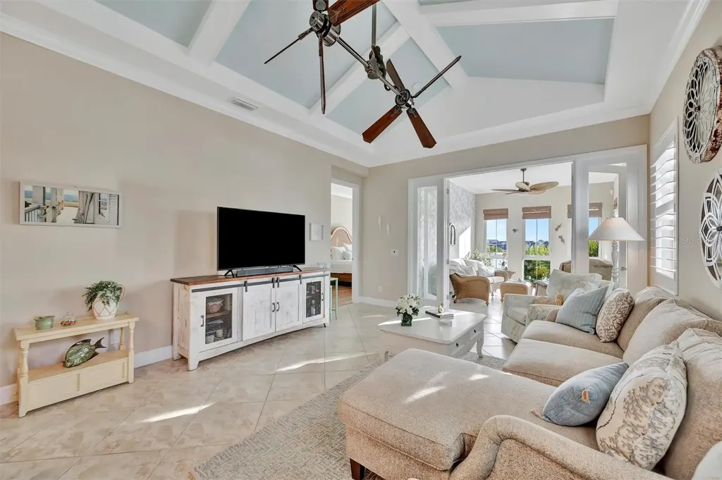 246 Sapphire Lake Drive Bradenton FL 34209