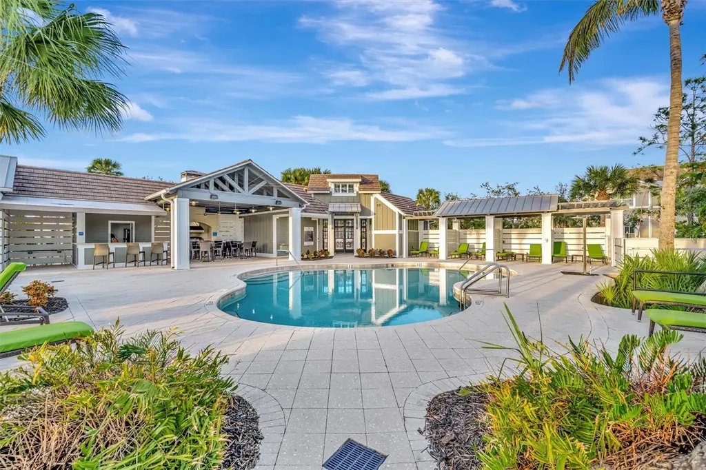 246 Sapphire Lake Drive Bradenton FL 34209