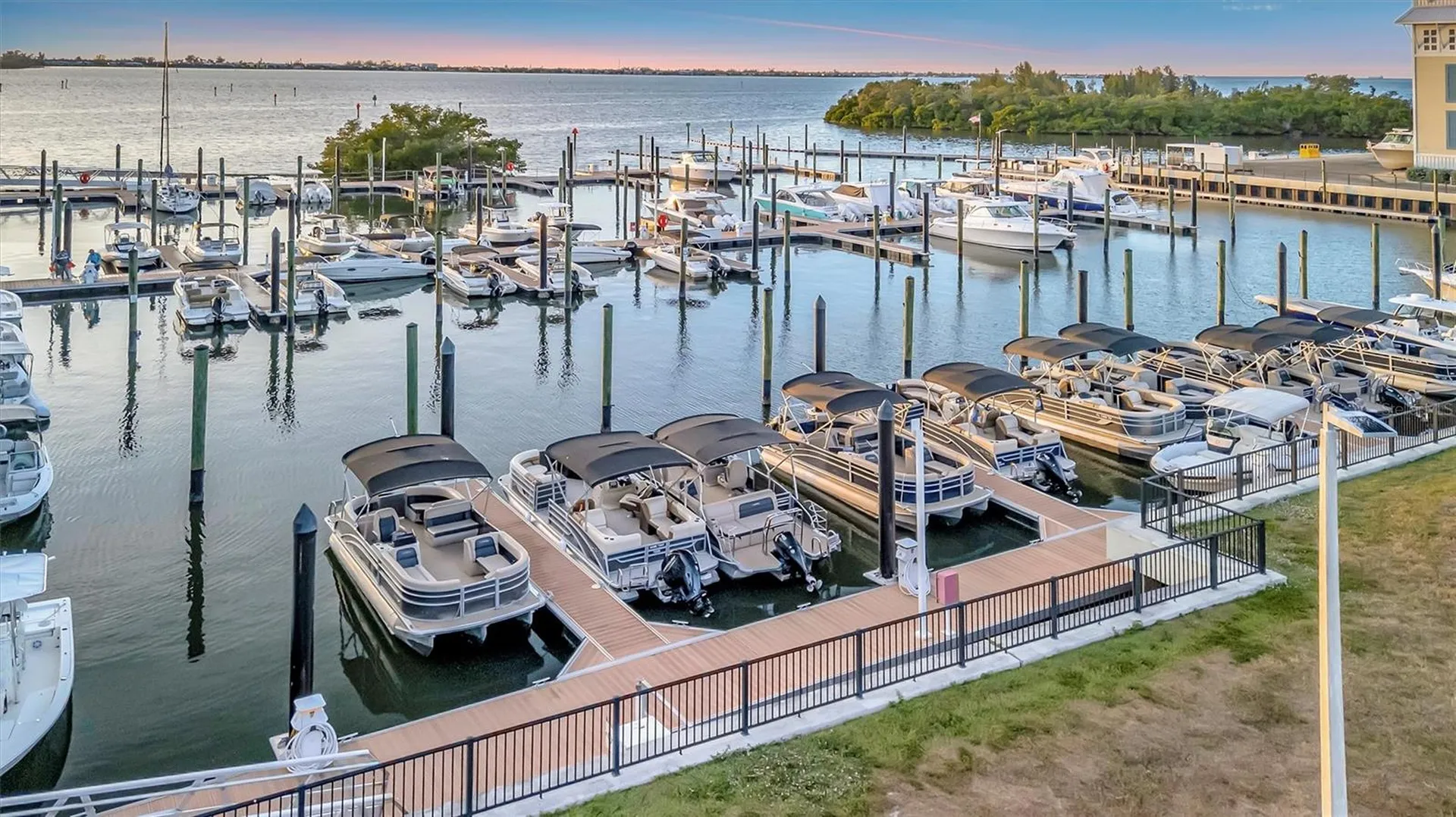 246 Sapphire Lake Drive Bradenton FL 34209