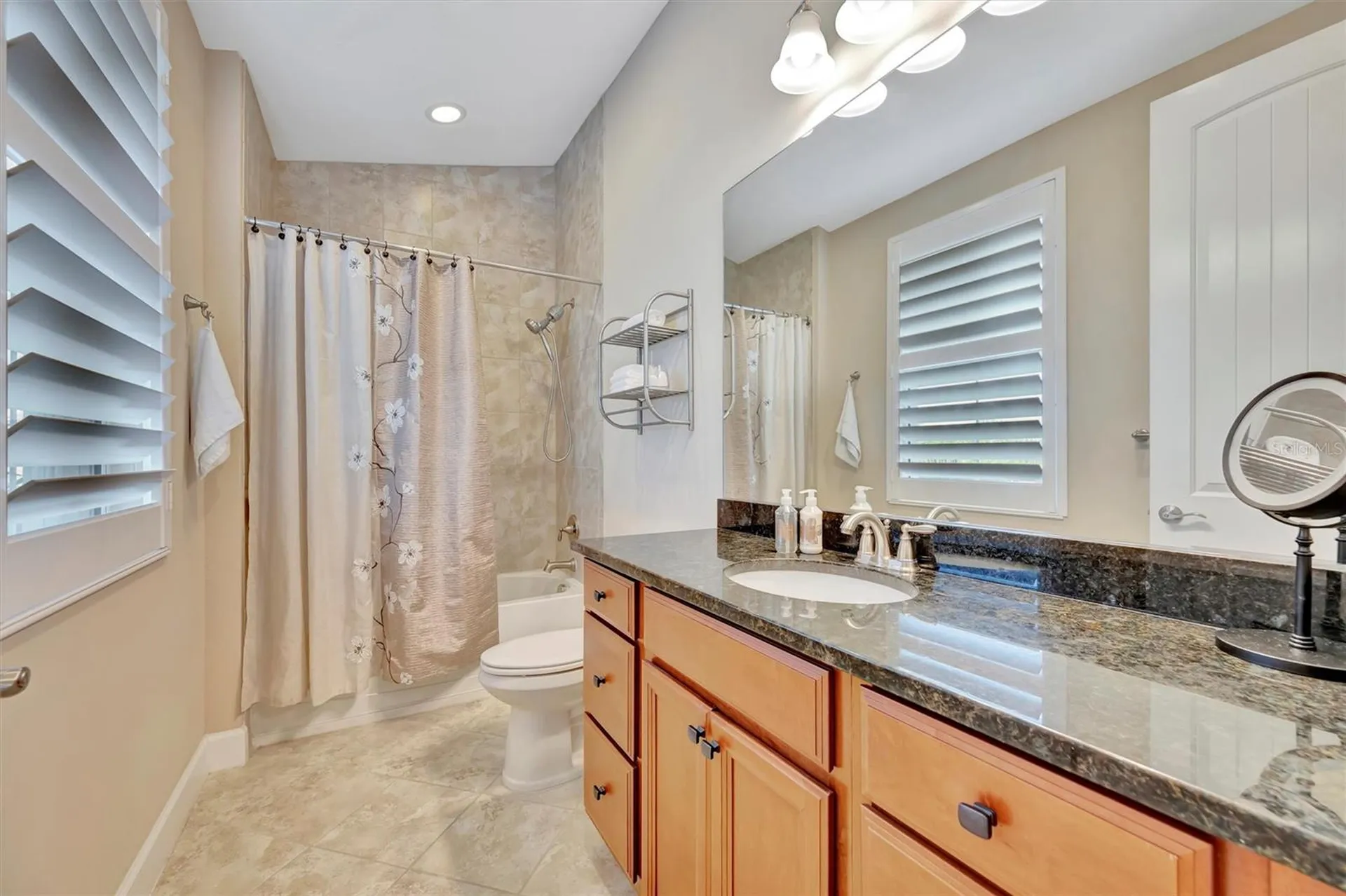 246 Sapphire Lake Drive Bradenton FL 34209