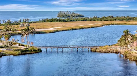 246 Sapphire Lake Drive Bradenton FL 34209