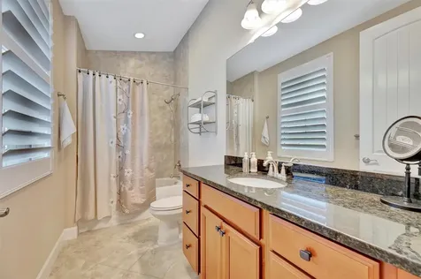 246 Sapphire Lake Drive Bradenton FL 34209