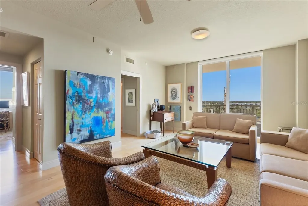 800 N Tamiami Trail Sarasota FL 34236