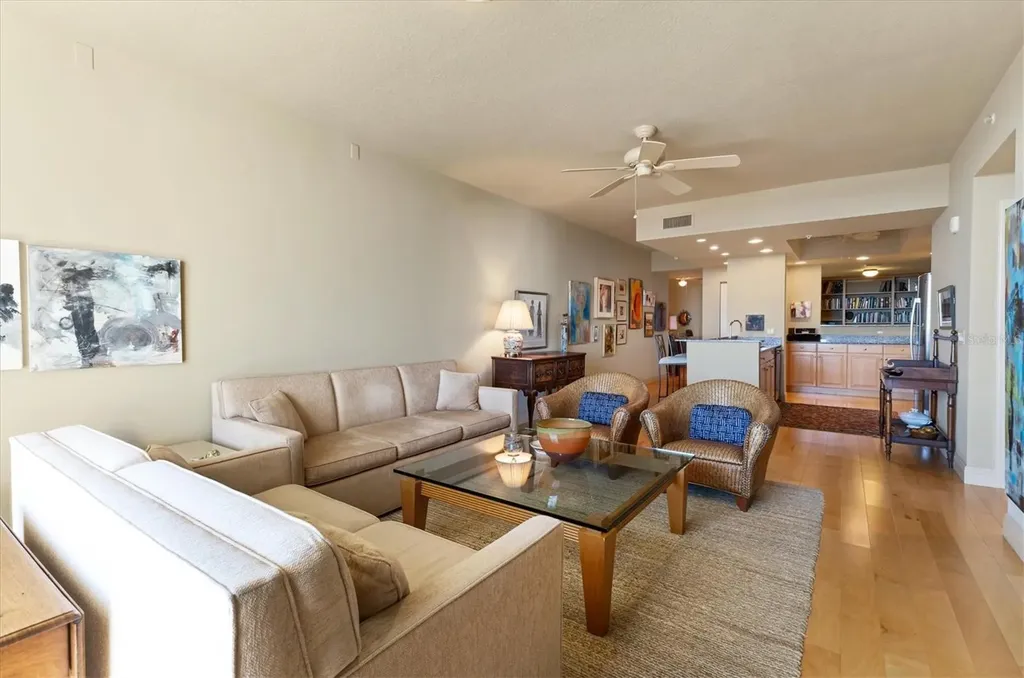 800 N Tamiami Trail Sarasota FL 34236