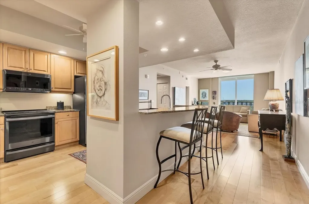 800 N Tamiami Trail Sarasota FL 34236
