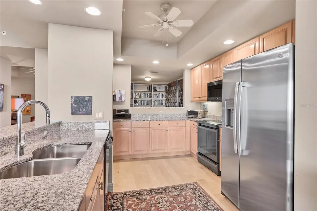 800 N Tamiami Trail Sarasota FL 34236