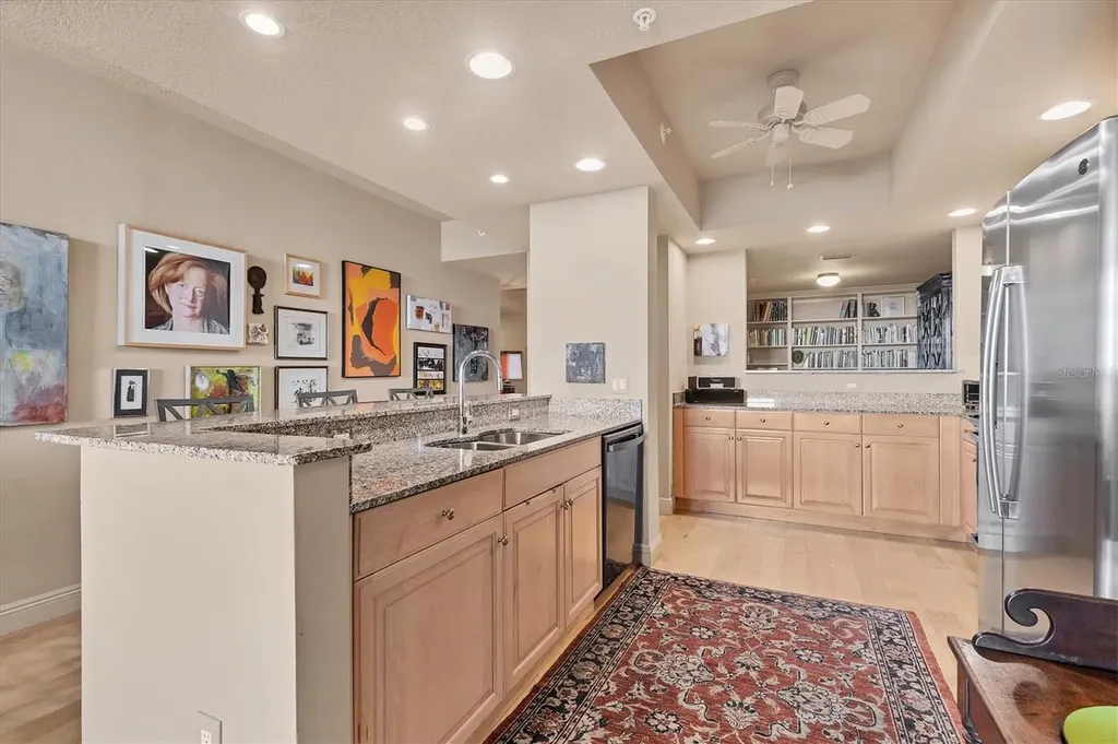 800 N Tamiami Trail Sarasota FL 34236