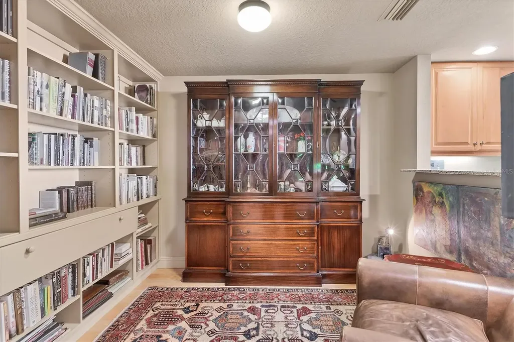 800 N Tamiami Trail Sarasota FL 34236