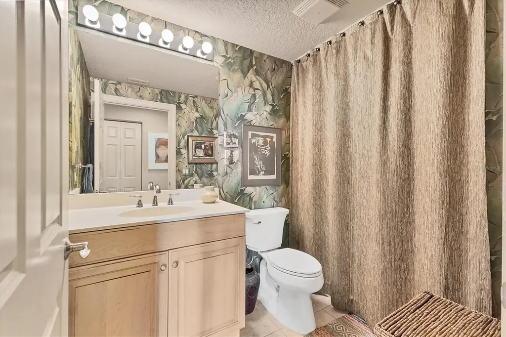 800 N Tamiami Trail Sarasota FL 34236