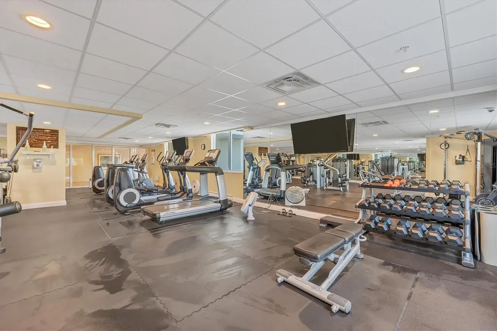800 N Tamiami Trail Sarasota FL 34236