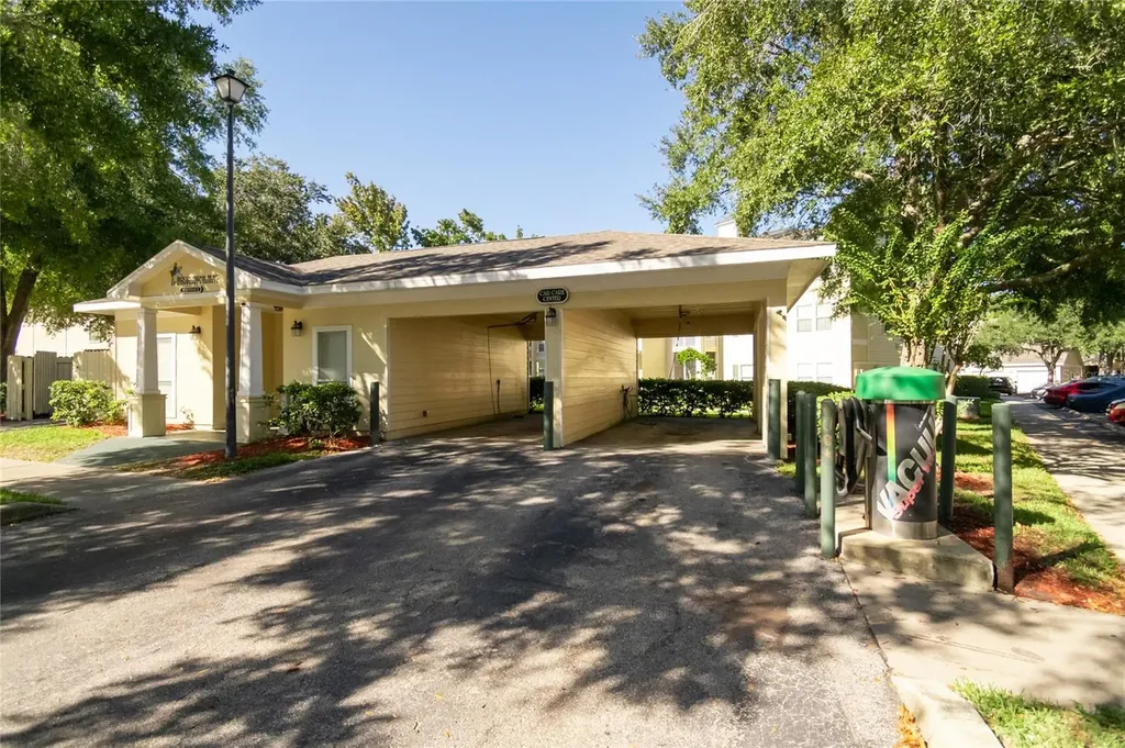 18103 Back Stretch Lane Tampa FL 33647