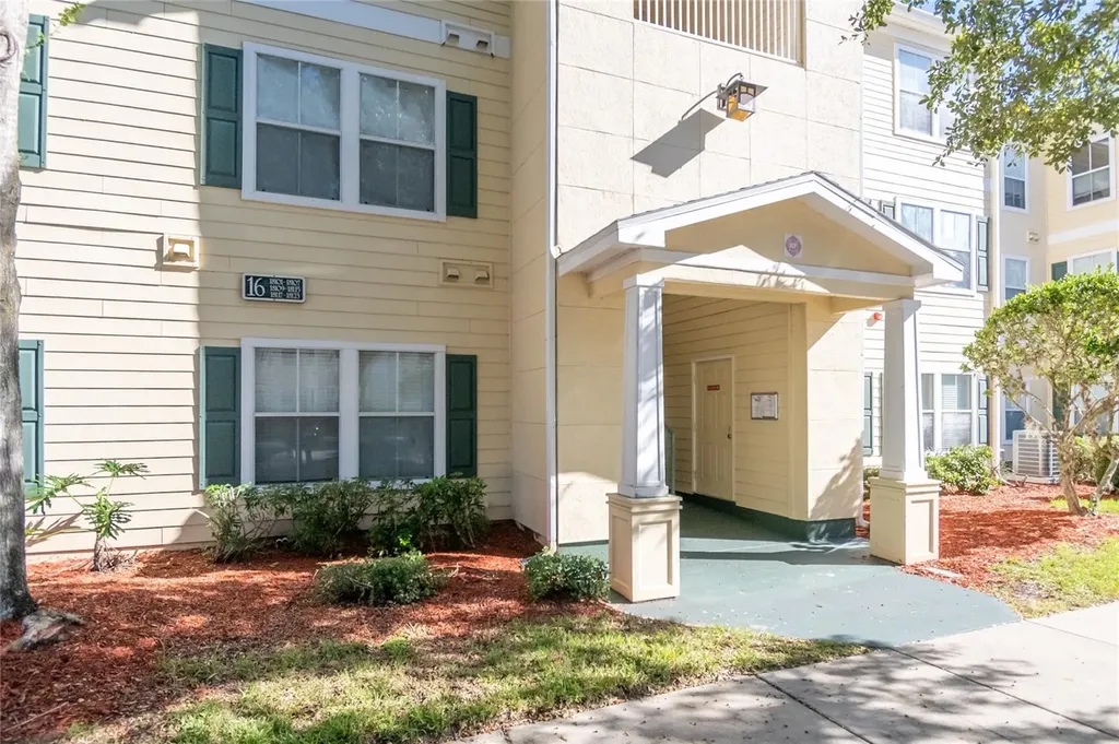 18103 Back Stretch Lane Tampa FL 33647