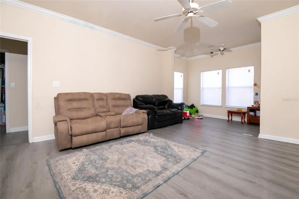 18103 Back Stretch Lane Tampa FL 33647