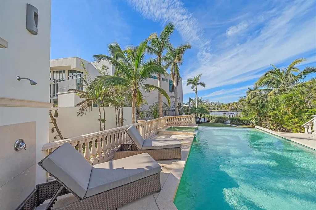 4136 Roberts Point Circle Sarasota FL 34242