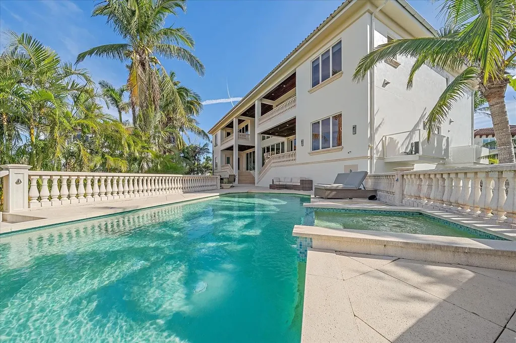 4136 Roberts Point Circle Sarasota FL 34242