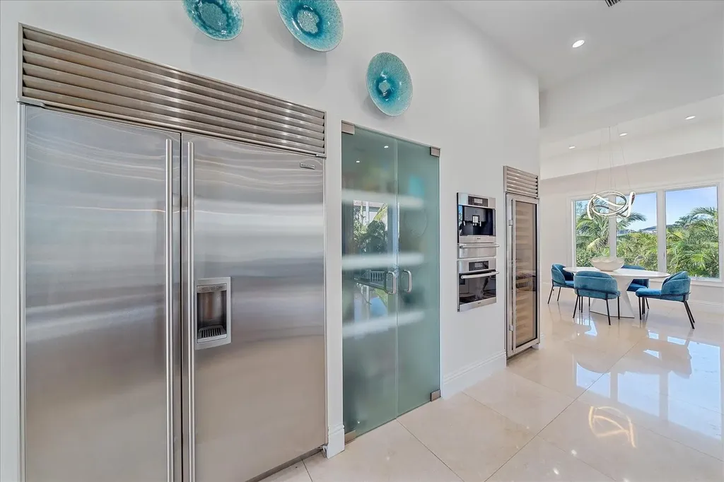 4136 Roberts Point Circle Sarasota FL 34242