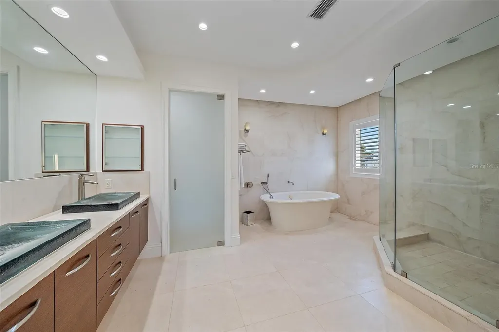 4136 Roberts Point Circle Sarasota FL 34242