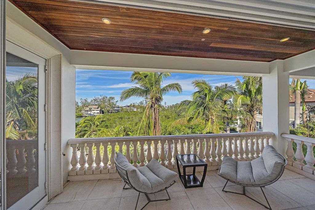 4136 Roberts Point Circle Sarasota FL 34242