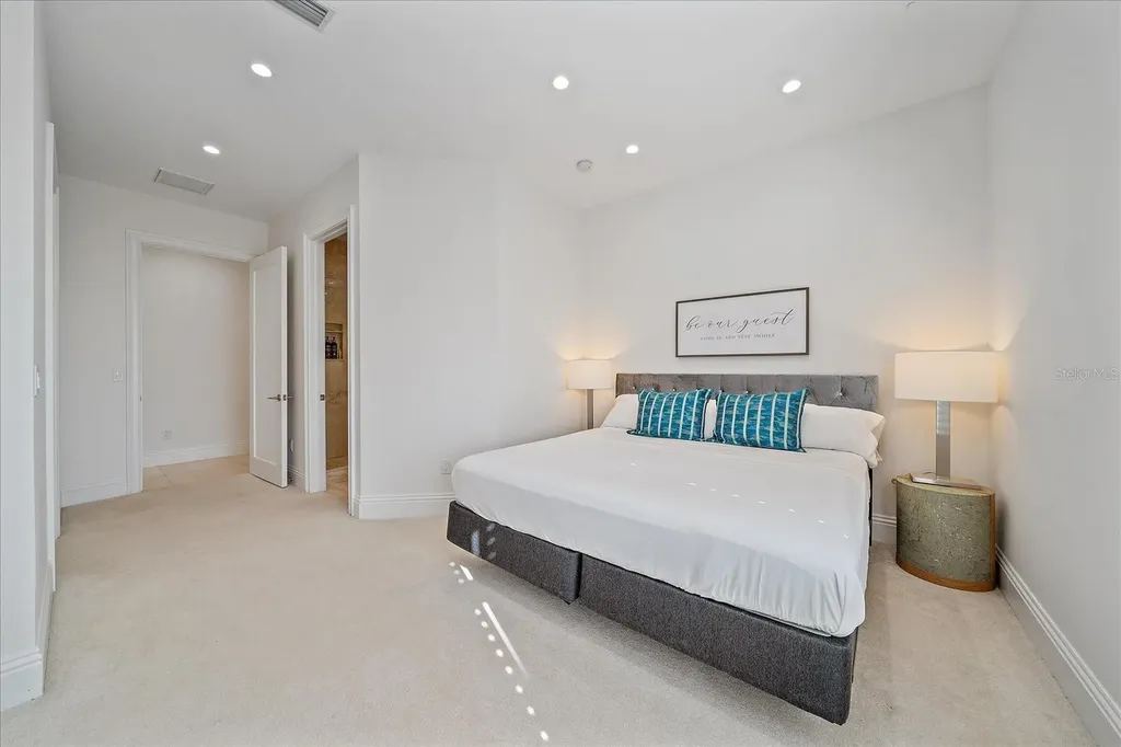 4136 Roberts Point Circle Sarasota FL 34242