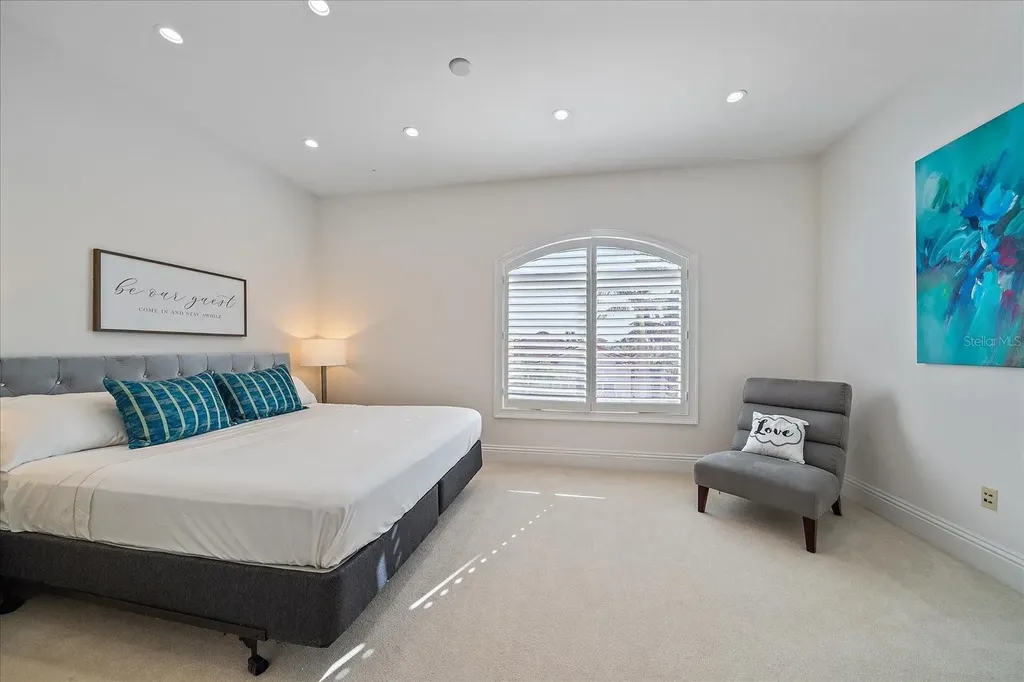 4136 Roberts Point Circle Sarasota FL 34242