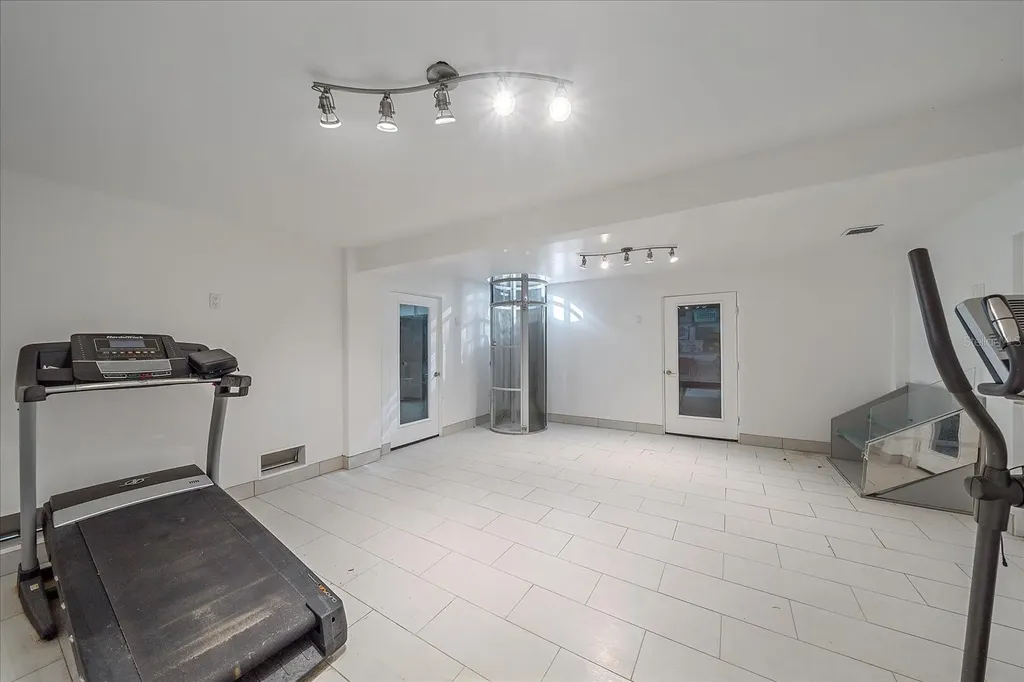 4136 Roberts Point Circle Sarasota FL 34242