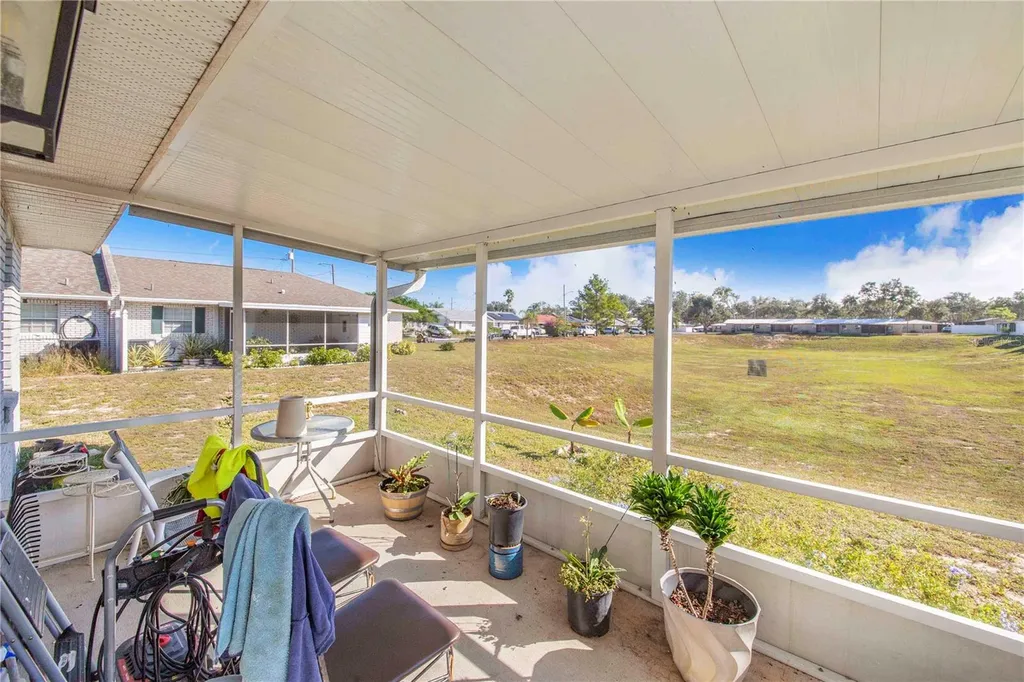 1413 Thousand Roses Drive S Lake Wales FL 33853