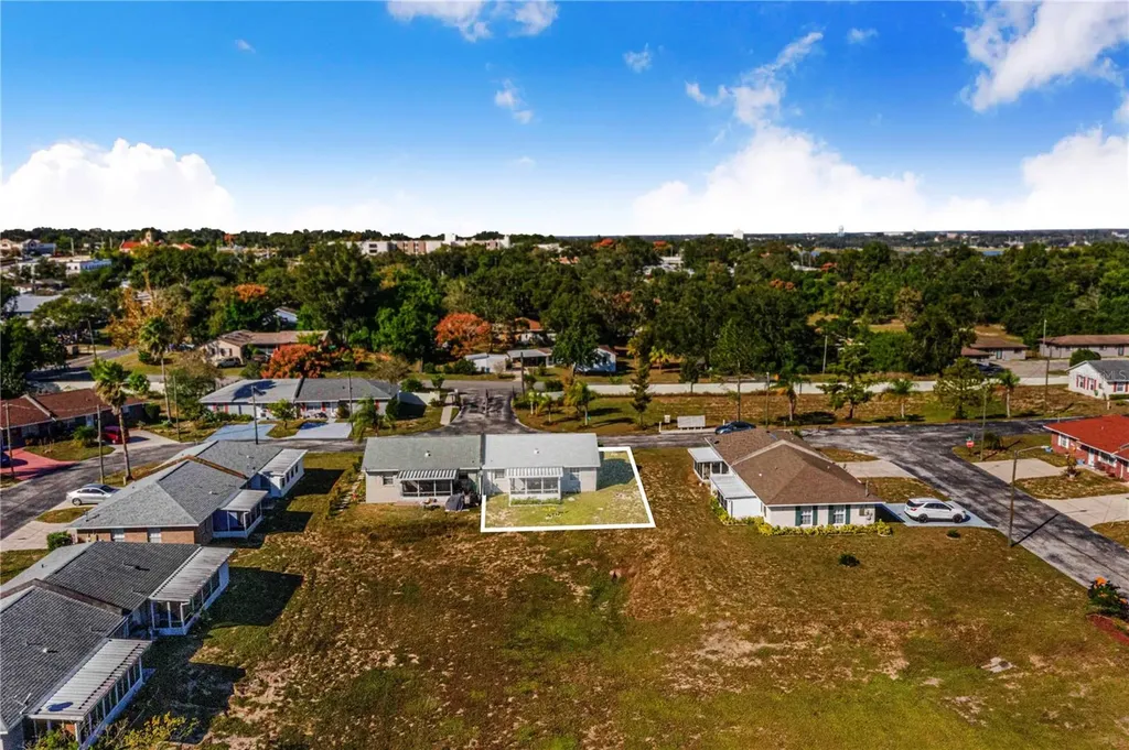 1413 Thousand Roses Drive S Lake Wales FL 33853