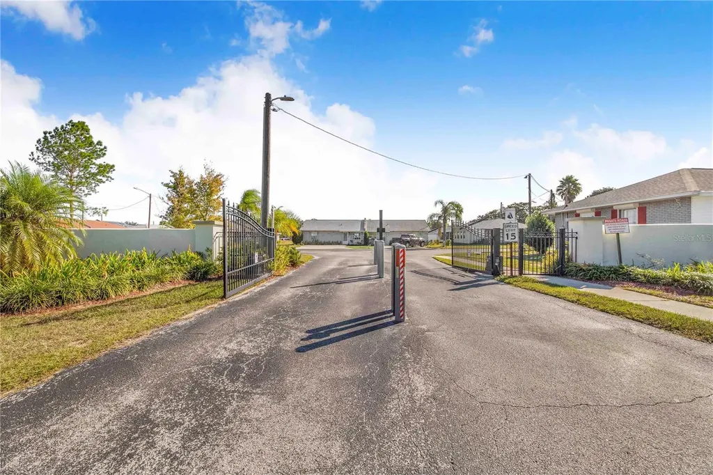 1413 Thousand Roses Drive S Lake Wales FL 33853