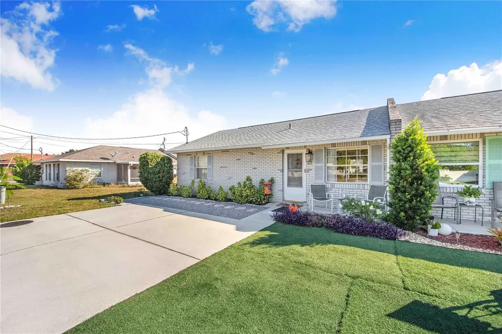 1413 Thousand Roses Drive S Lake Wales FL 33853