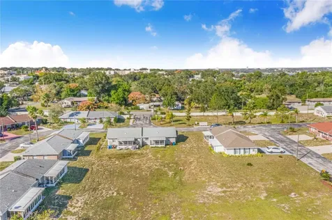 1413 Thousand Roses Drive S Lake Wales FL 33853