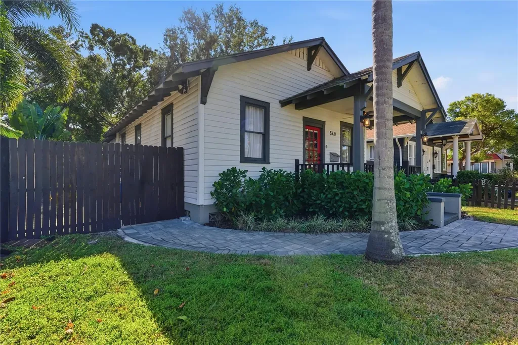 540 9th Avenue N St Petersburg FL 33701