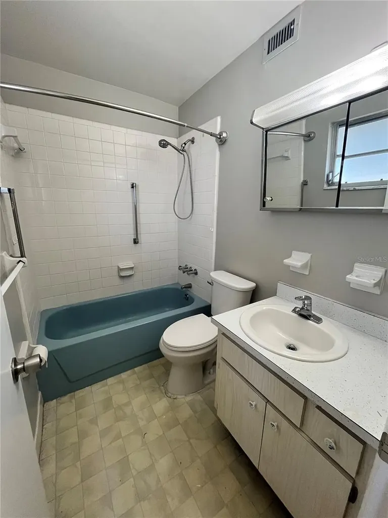 250 Rosery Road NW Largo FL 33770