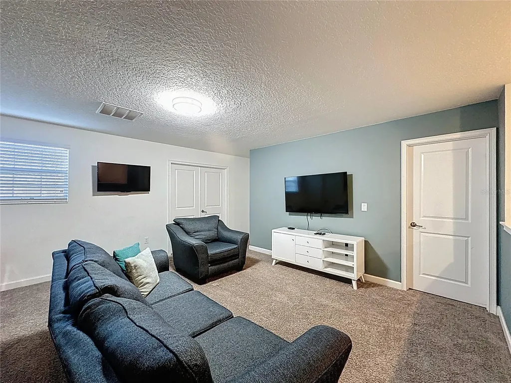 8906 Stinger Drive Davenport FL 33896