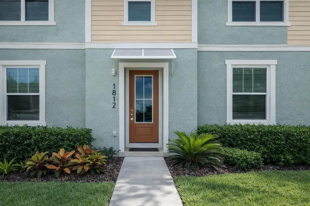 1812 Tropical Palms Circle Kissimmee FL 34747