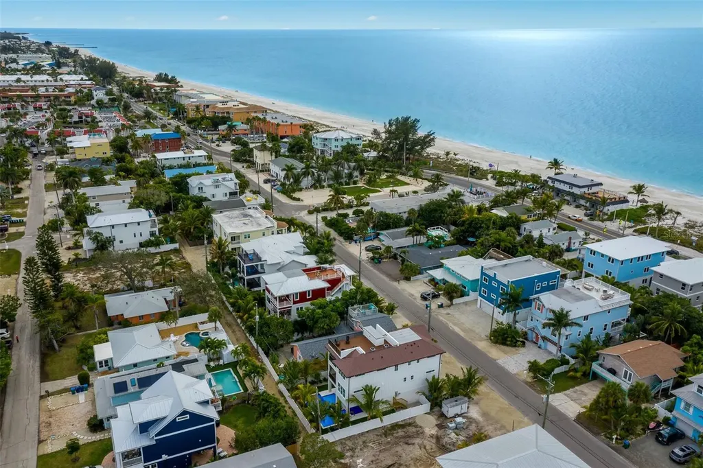 2213 Avenue C Bradenton Beach FL 34217