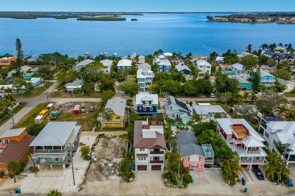 2213 Avenue C Bradenton Beach FL 34217