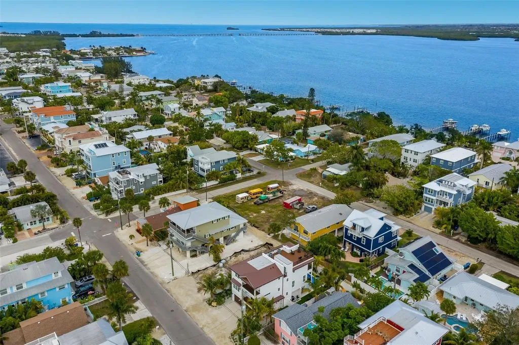 2213 Avenue C Bradenton Beach FL 34217