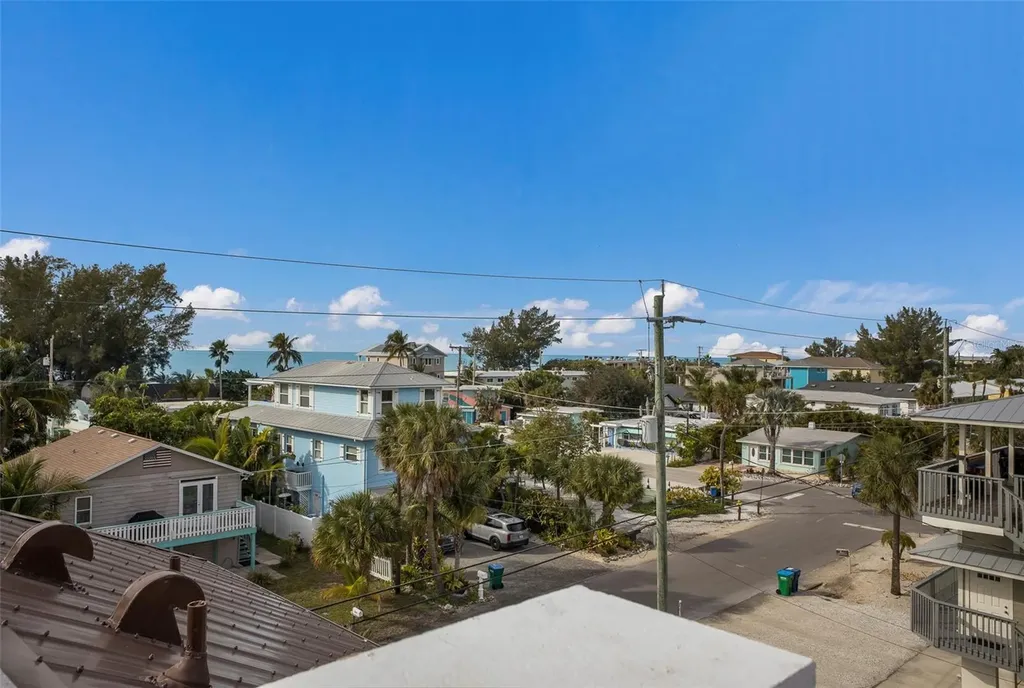 2213 Avenue C Bradenton Beach FL 34217