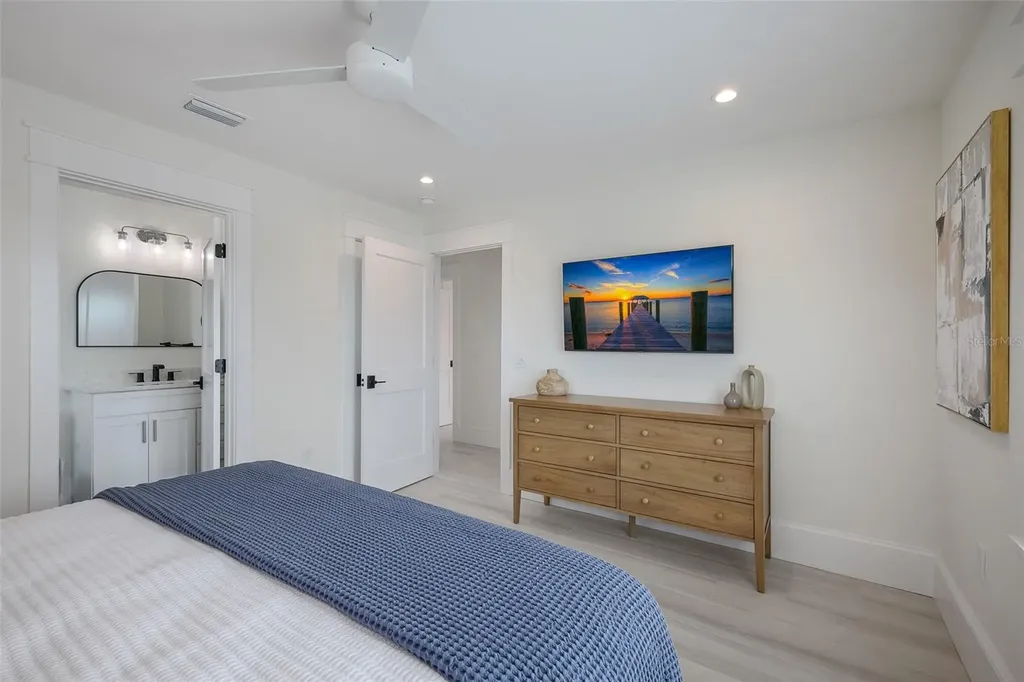 2213 Avenue C Bradenton Beach FL 34217
