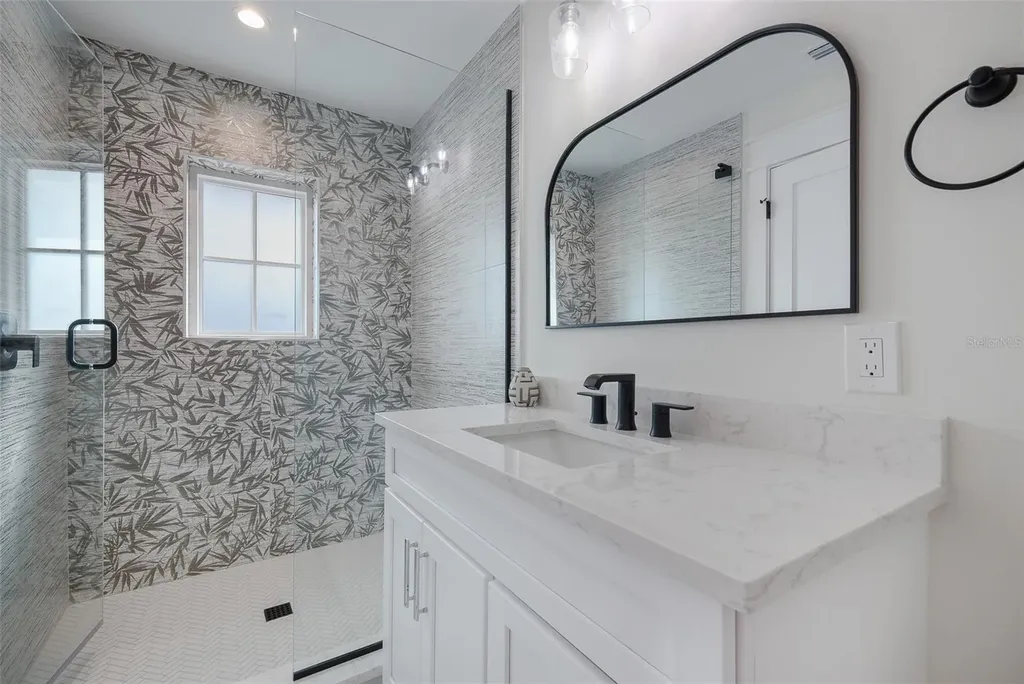 2213 Avenue C Bradenton Beach FL 34217