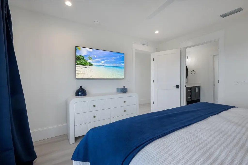 2213 Avenue C Bradenton Beach FL 34217