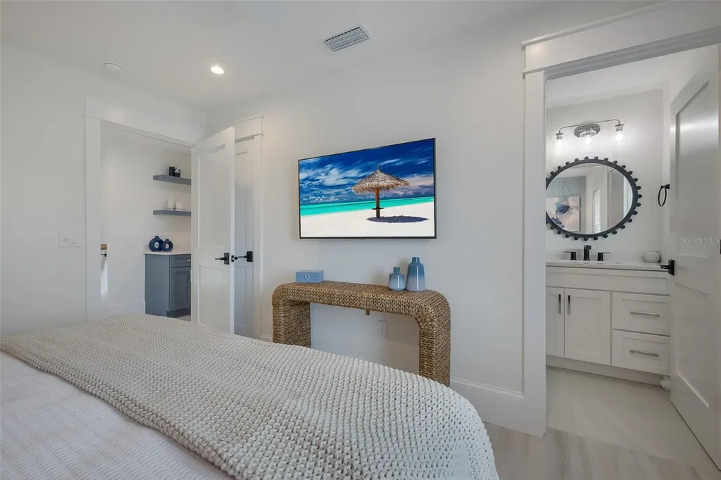 2213 Avenue C Bradenton Beach FL 34217