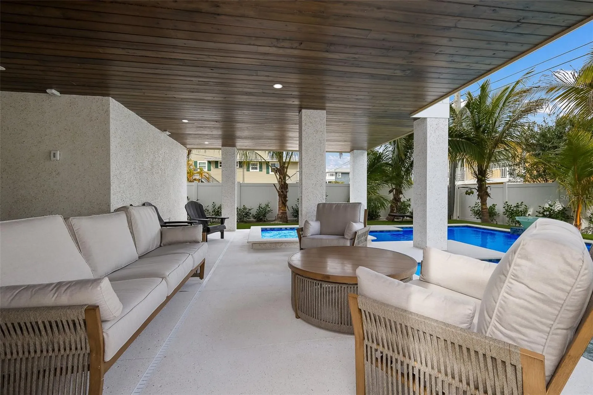 2213 Avenue C Bradenton Beach FL 34217