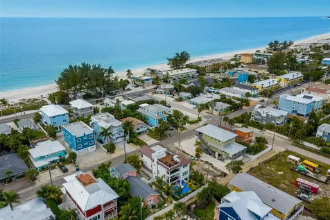 2213 Avenue C Bradenton Beach FL 34217